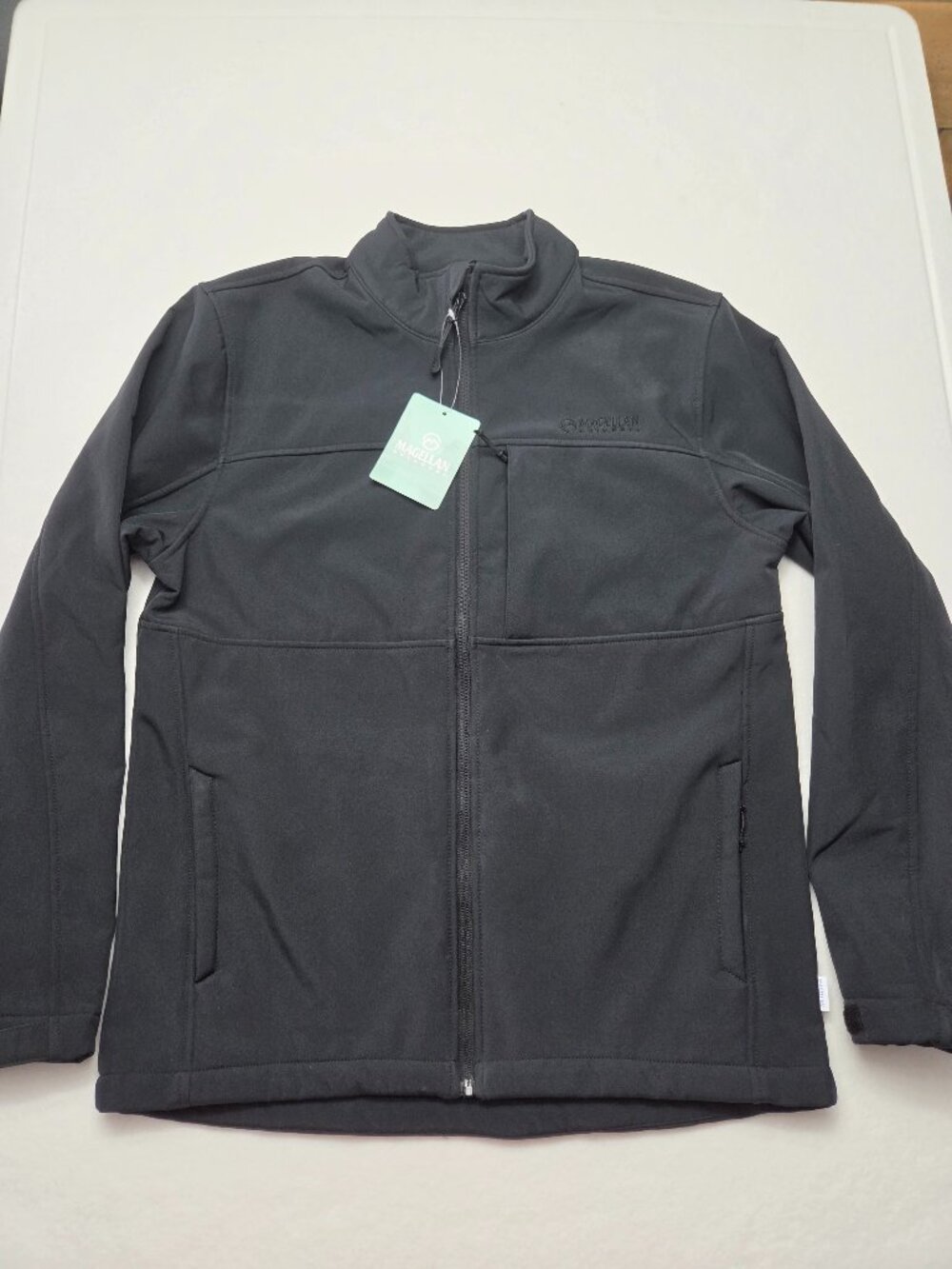 Magellan Outdoors Men’s Hickory Canyon Black Caviar Softshell Jacket Size M NWT